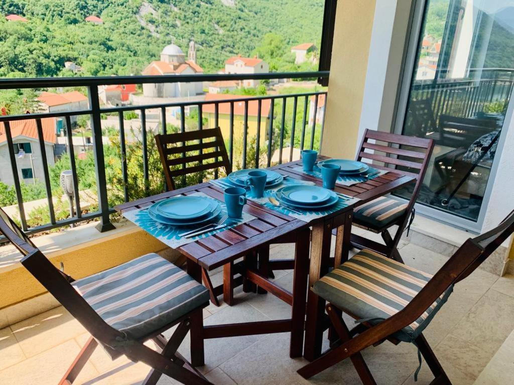 Lavender Bay Apartment F8 Donji Morinj Dış mekan fotoğraf