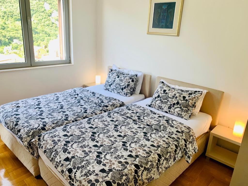 Lavender Bay Apartment F8 Donji Morinj Dış mekan fotoğraf